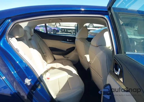 2019 Nissan Maxima 3.5 Sv z USA, uszkodzony, nr VIN 1N4AA6AV1KC371190